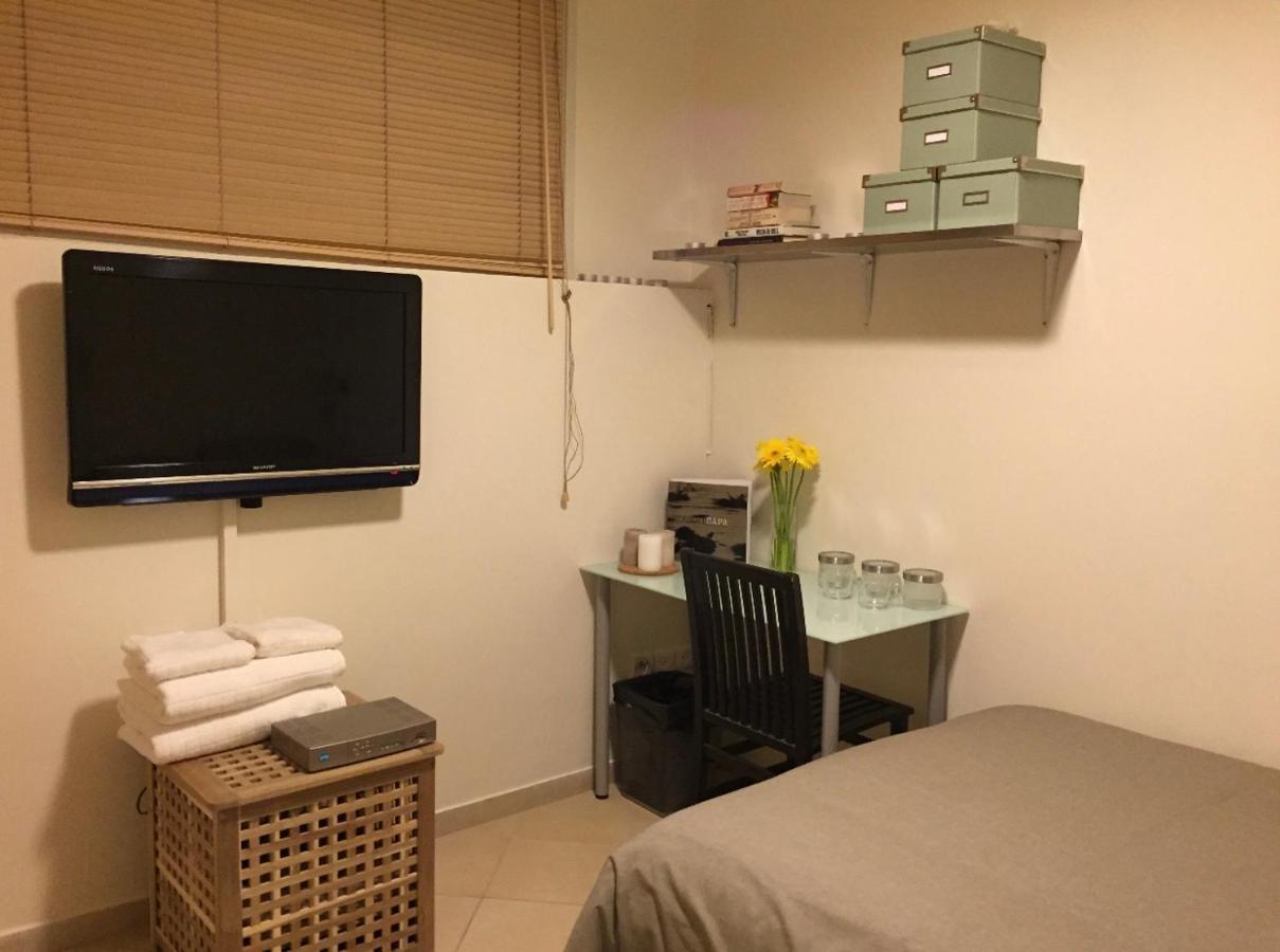 1 Or 2 Rooms With Breakfast And Parking Jeruzalem Buitenkant foto