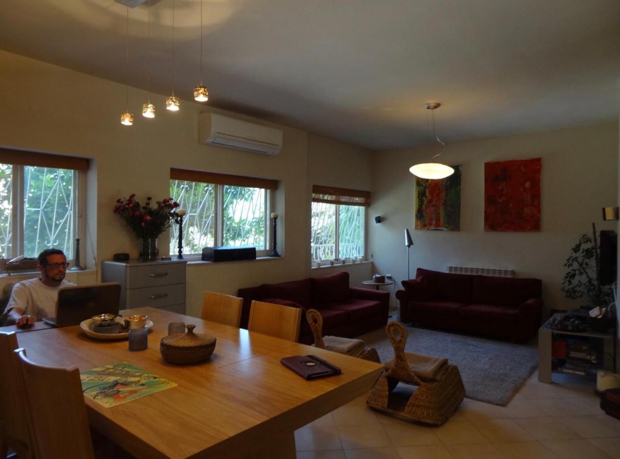 1 Or 2 Rooms With Breakfast And Parking Jeruzalem Buitenkant foto